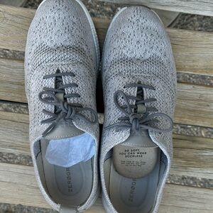 Zero Grand Women's Gray Athletic Shoes